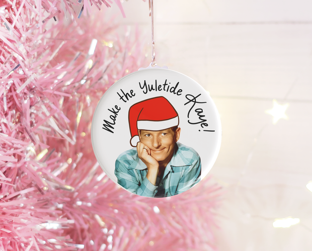 Make the Yuletide Kaye Christmas ornament