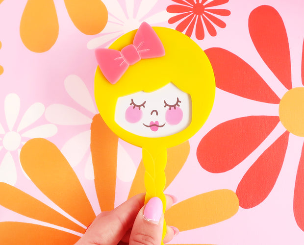 Retro inspired hand mirror