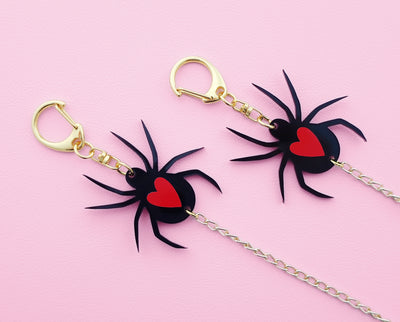 Love spider face mask chain